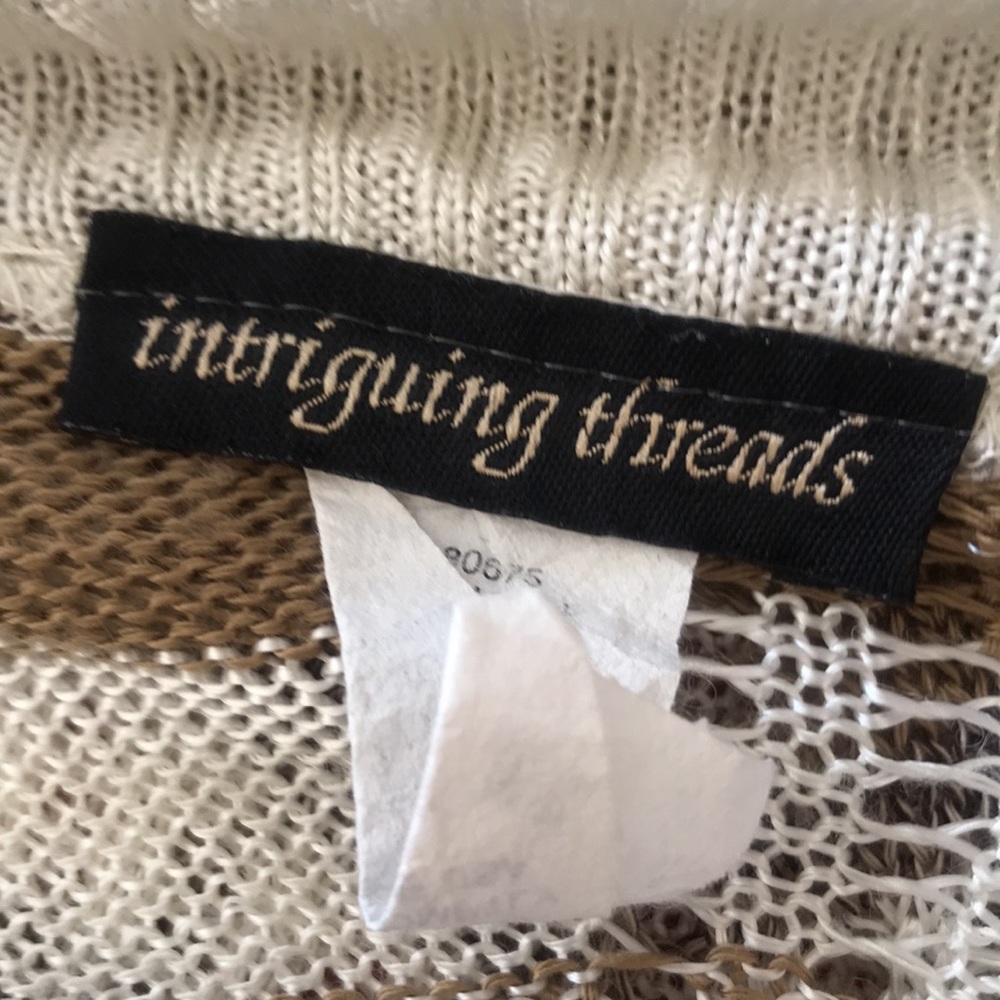 Intriguing Threads cardigan - Picture 5 of 6